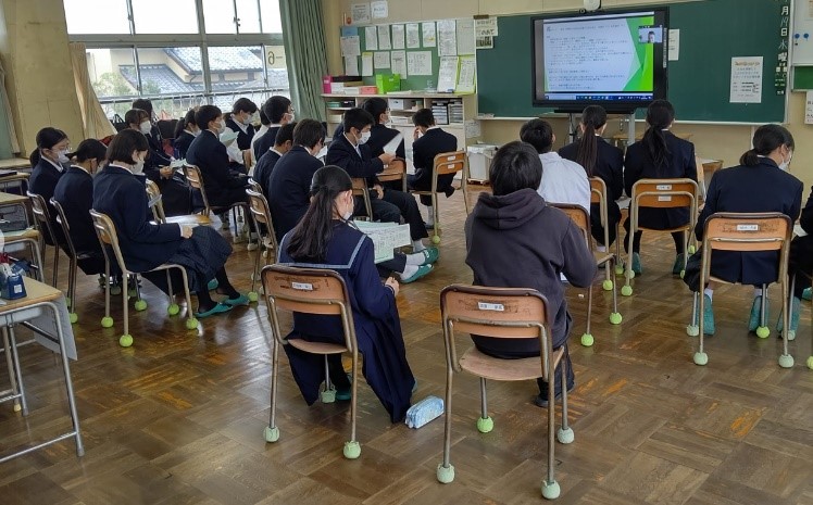 【PICC福岡支部　教育支援委員会】佐賀市立鍋島中学校で出前授業を開催しました。